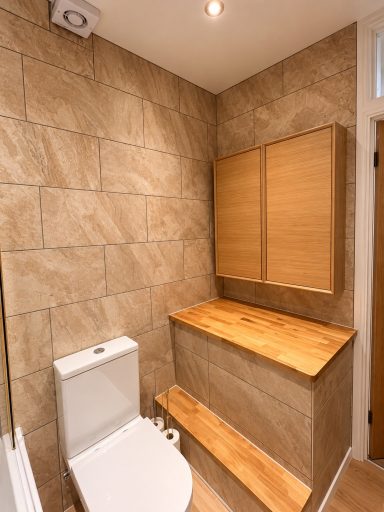 Tiled bathroom with wooden storage, Airbnb Maidenhall area, Luton